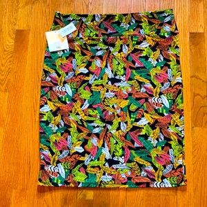 LuLaRoe 3XL Cassie skirt feather pattern